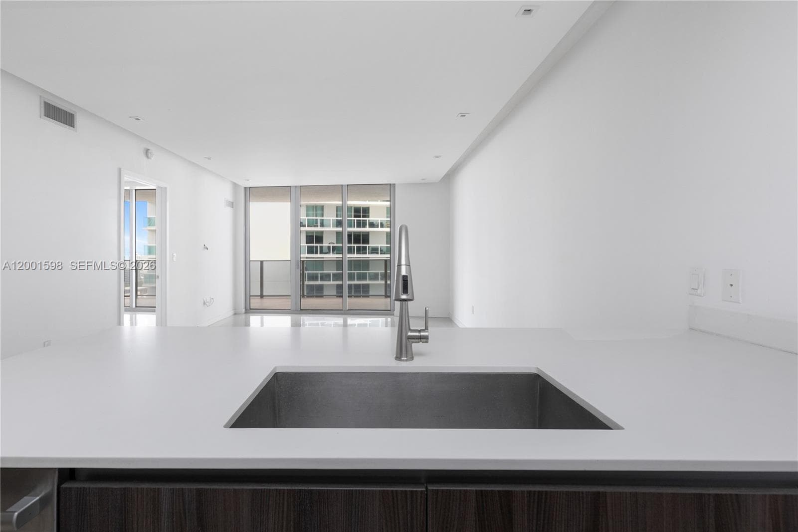 488 18th St 1807 photo 5