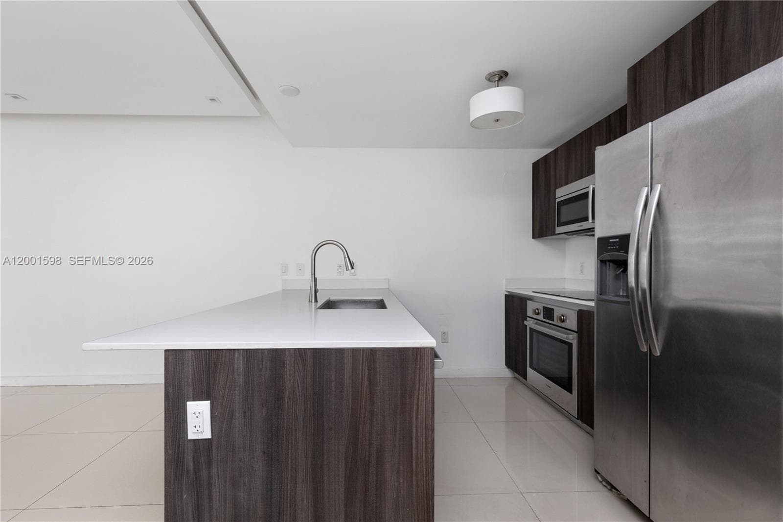 488 18th St 1807 photo 9