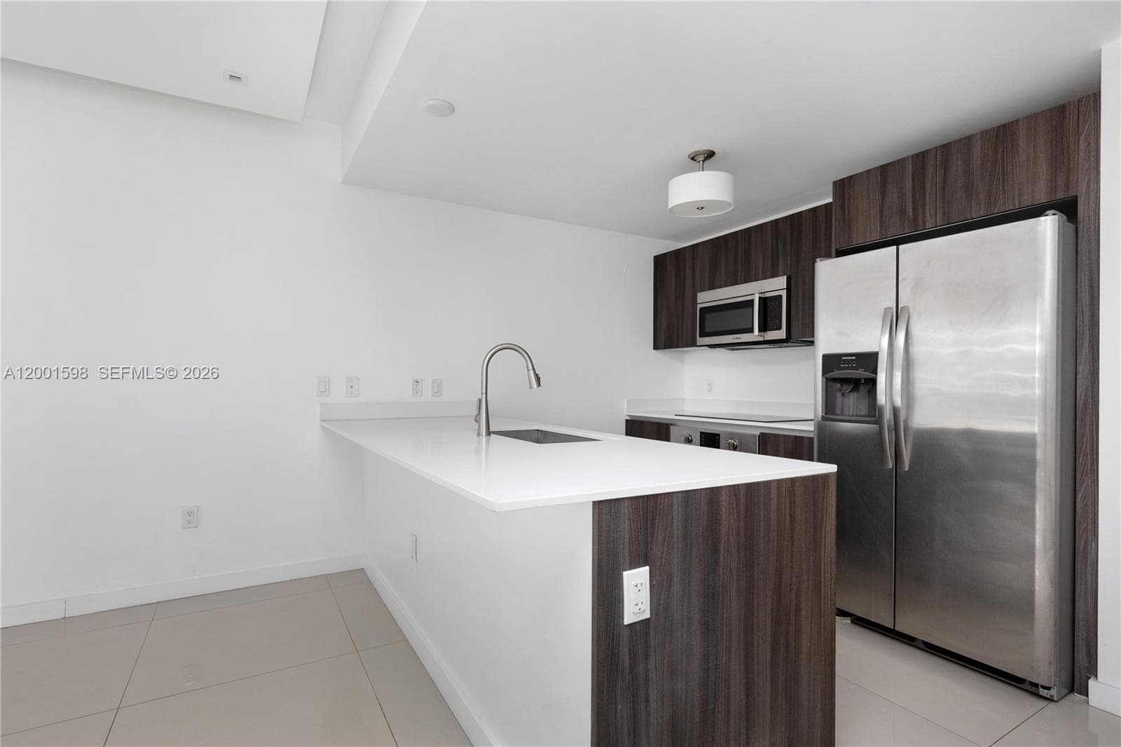 488 18th St 1807 photo 8