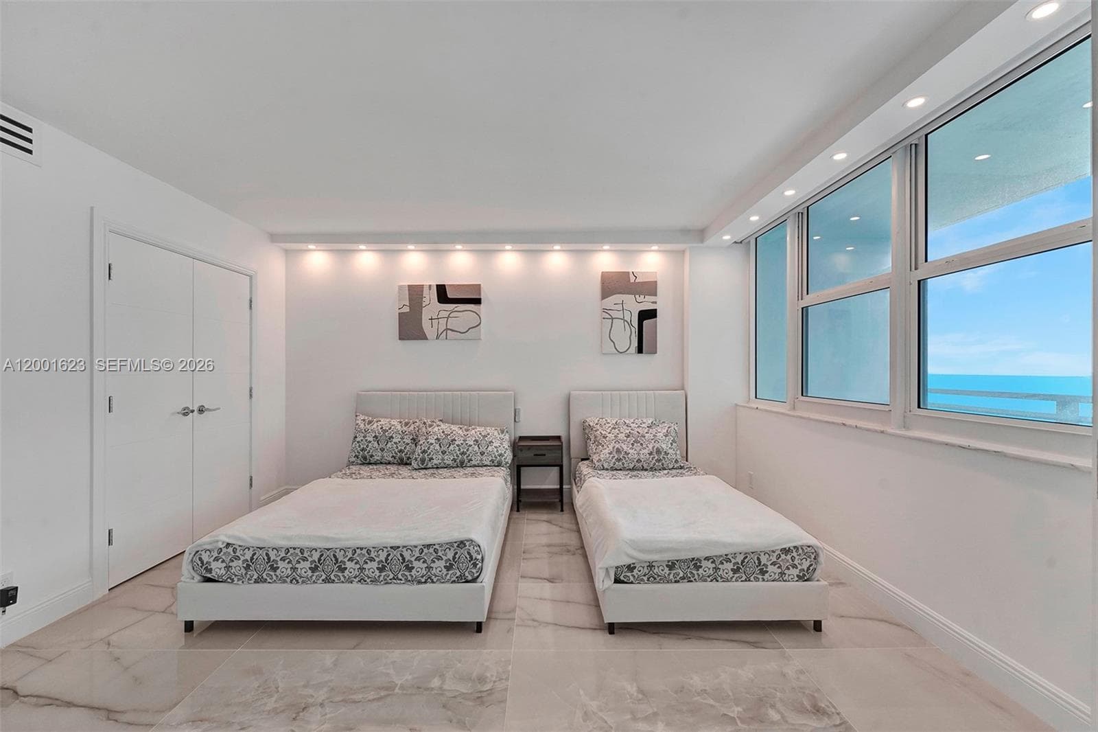 2030 Ocean Dr 718 photo 10