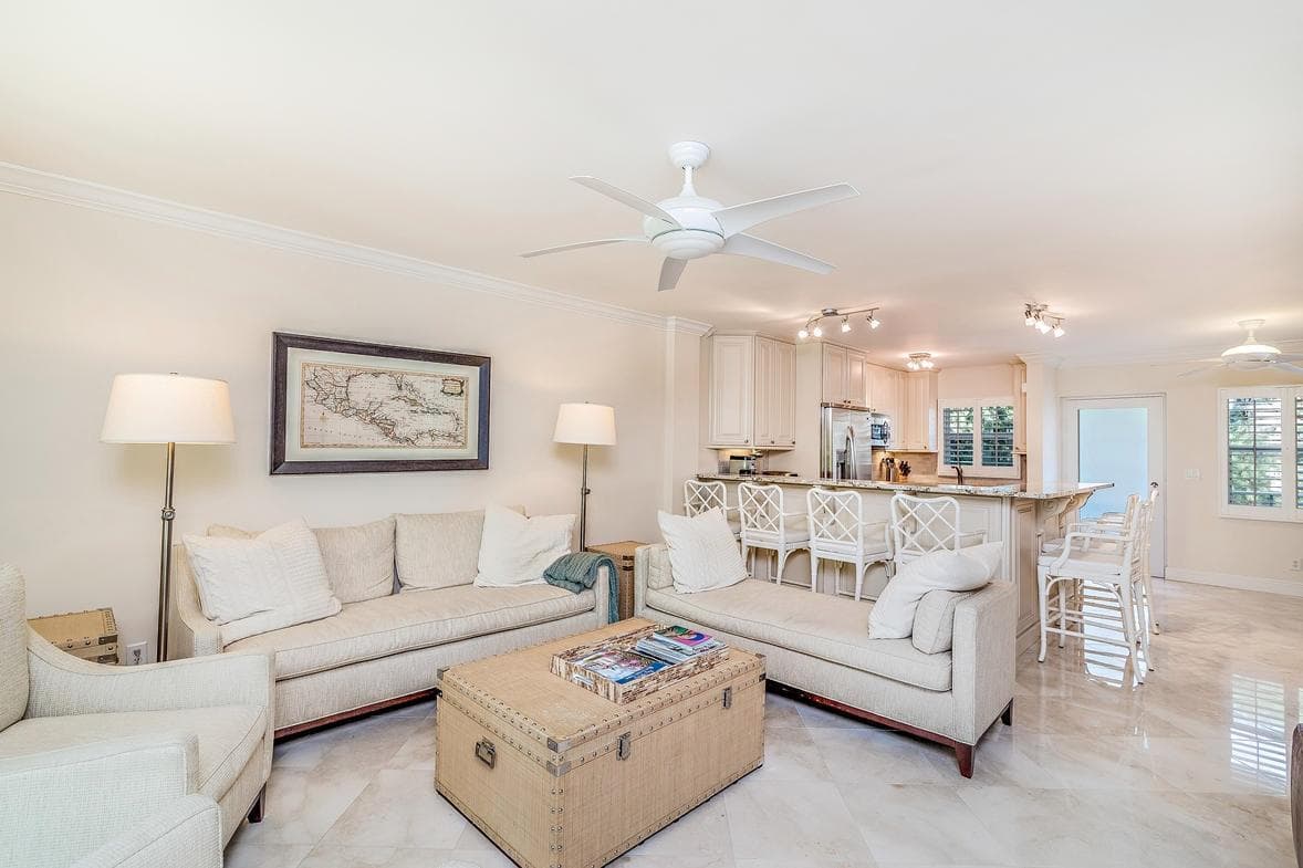 139 Sunrise Avenue 2020 photo 3