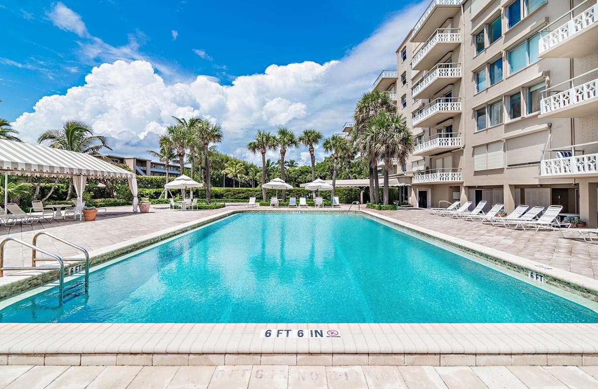 139 Sunrise Avenue 2020 photo 24