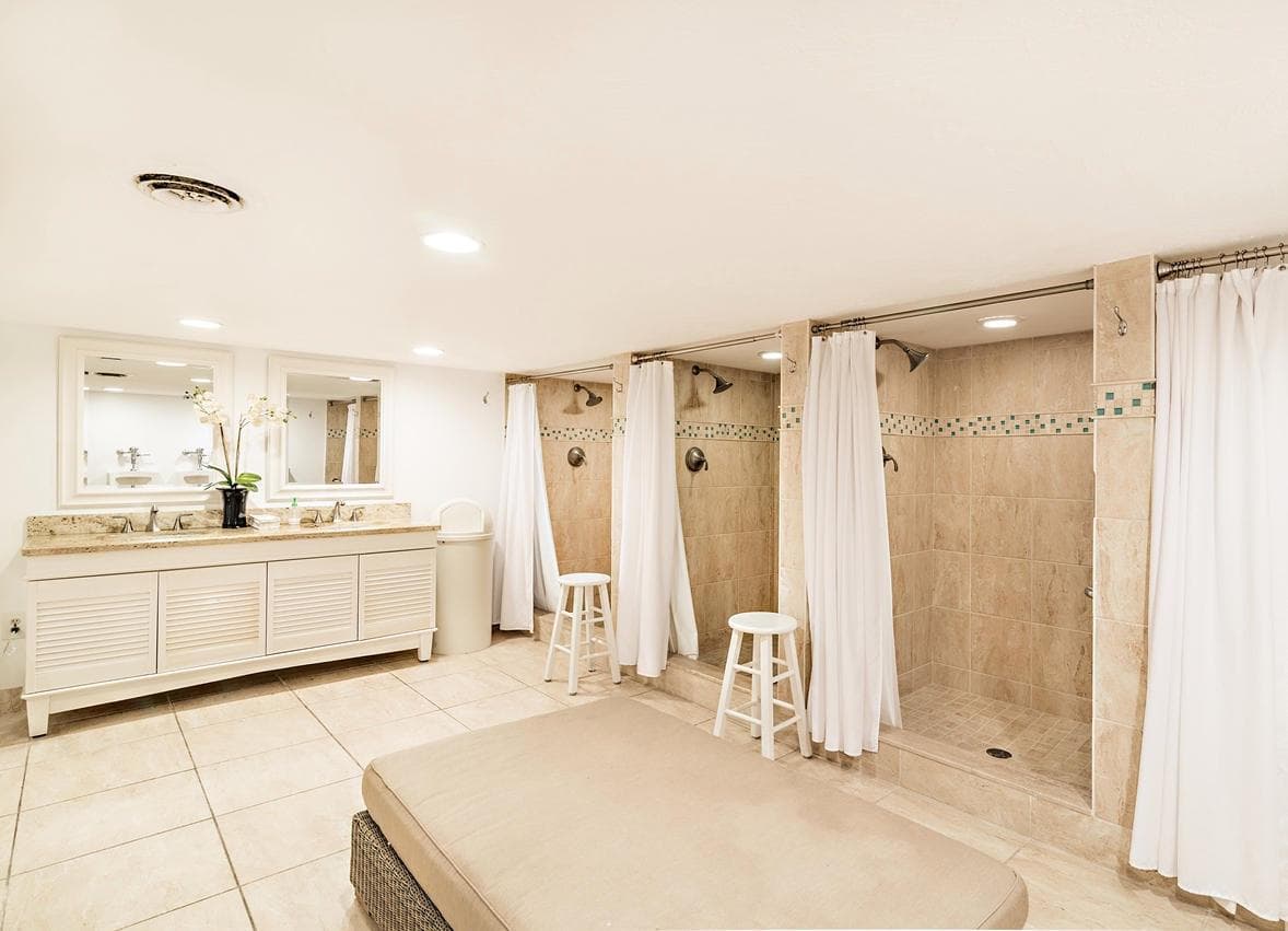 139 Sunrise Avenue 2020 photo 18
