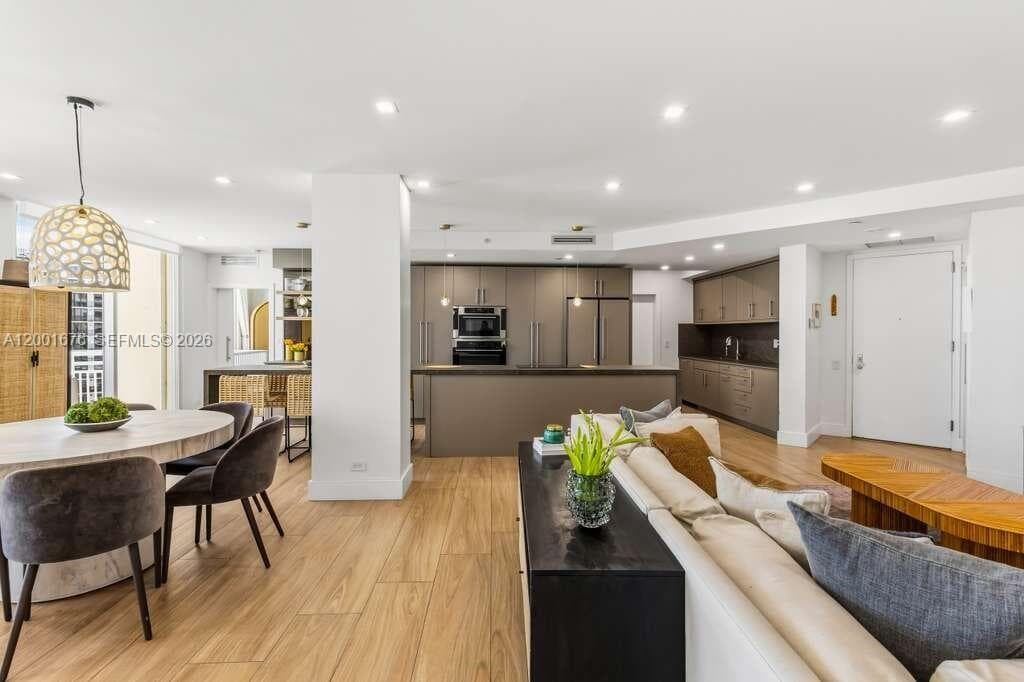 888 Brickell Key Dr 1207 photo 9