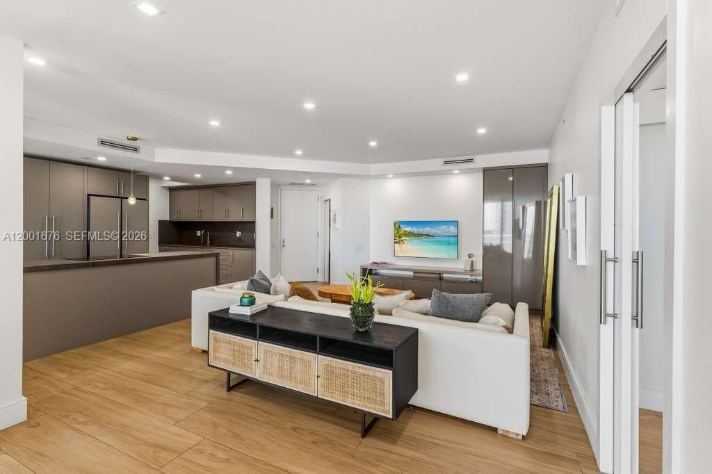 888 Brickell Key Dr 1207 photo 8