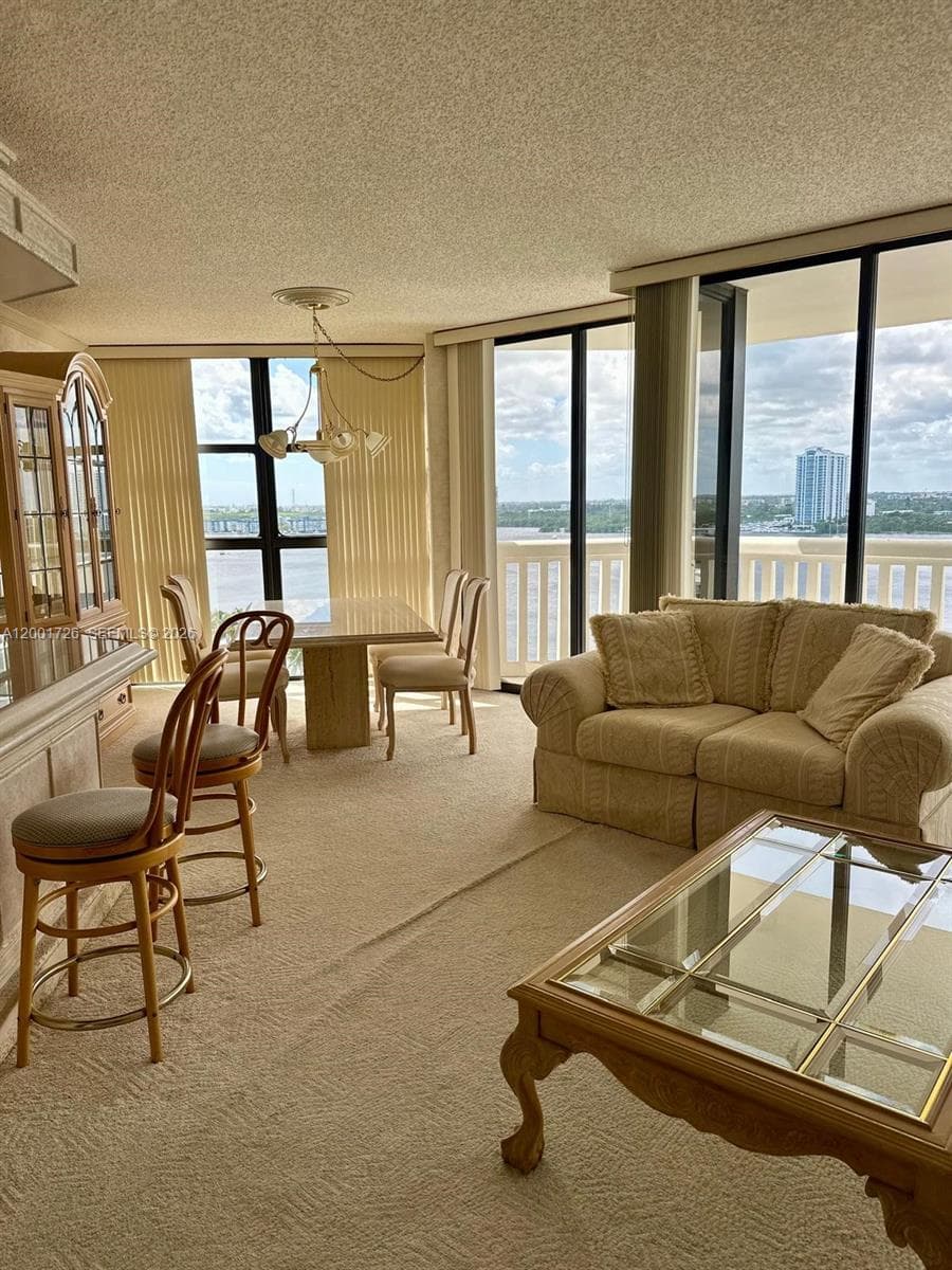 1000 Island Blvd 1511 photo 6