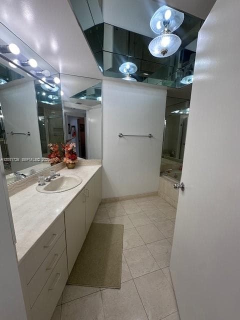 1000 Island Blvd 1511 photo 16