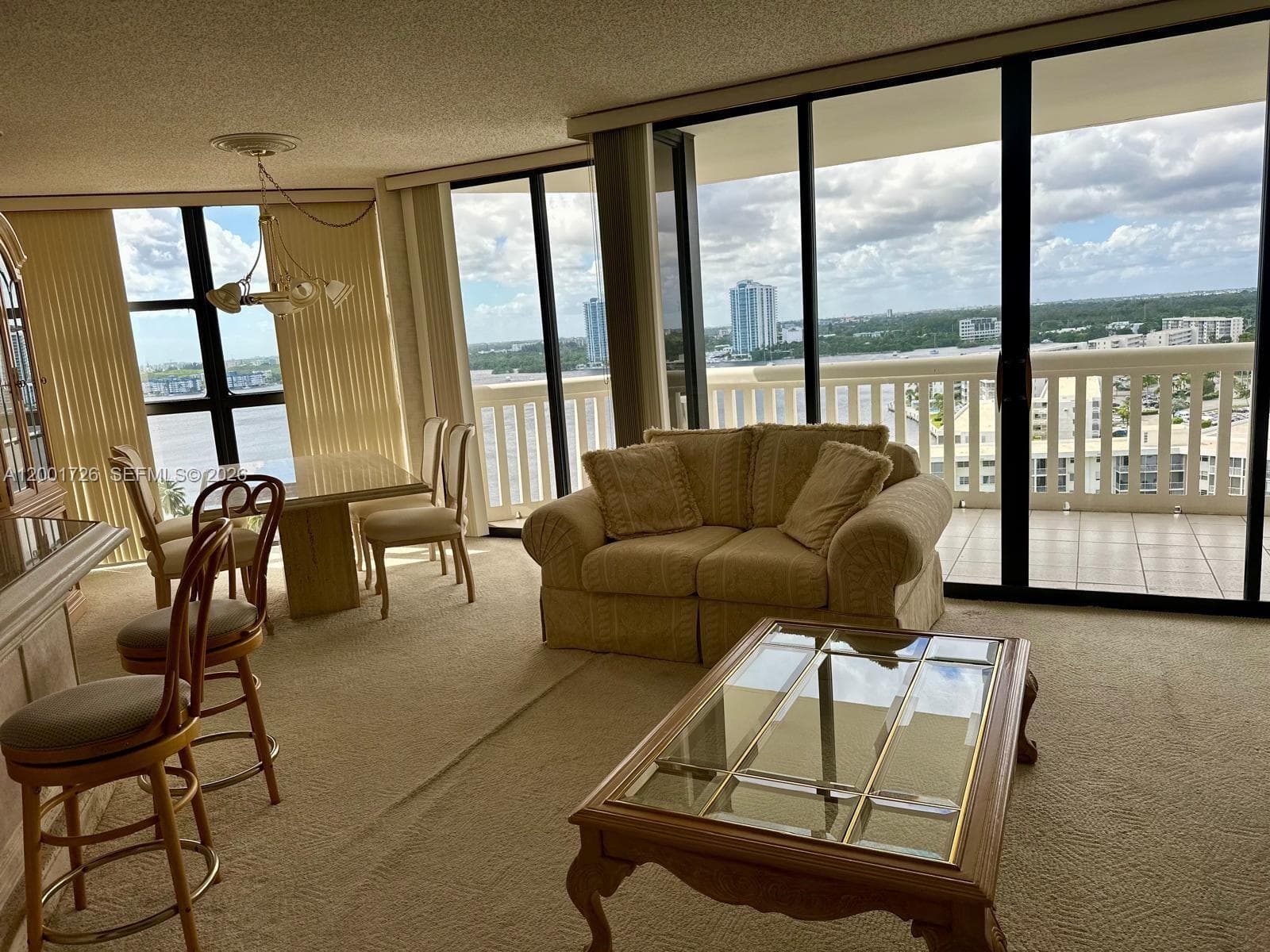 1000 Island Blvd 1511 photo 5