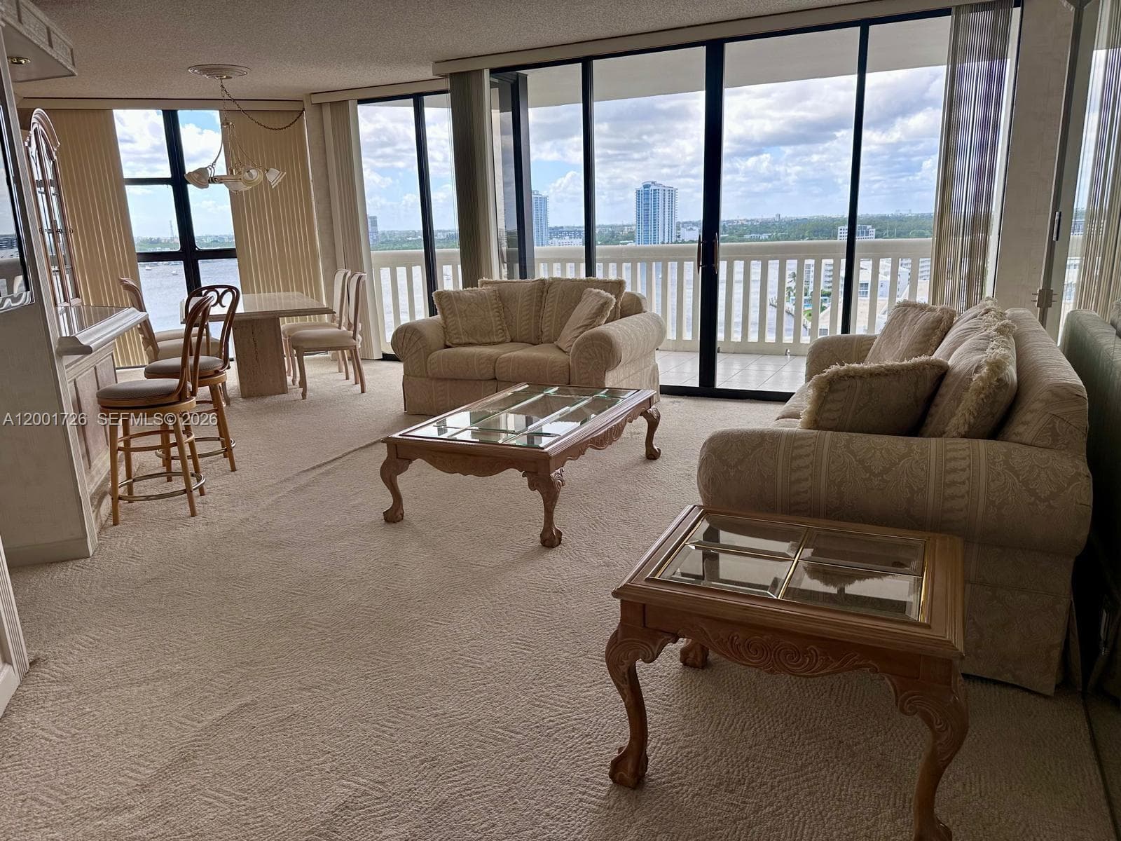 1000 Island Blvd 1511 photo 4