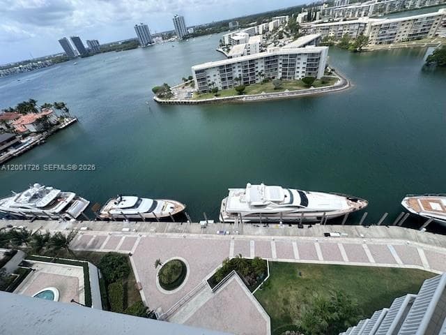 1000 Island Blvd 1511 photo 25