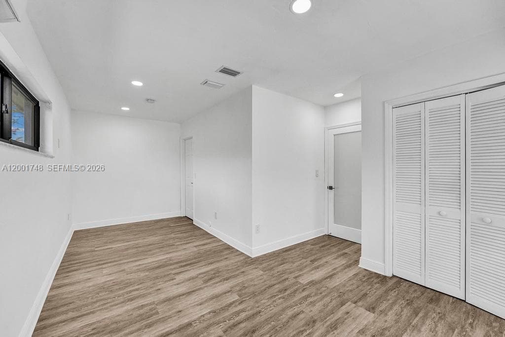 9261 85th St photo 22