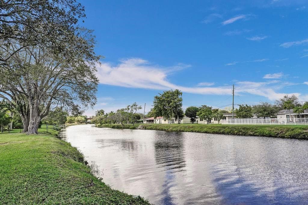 9261 85th St photo 7