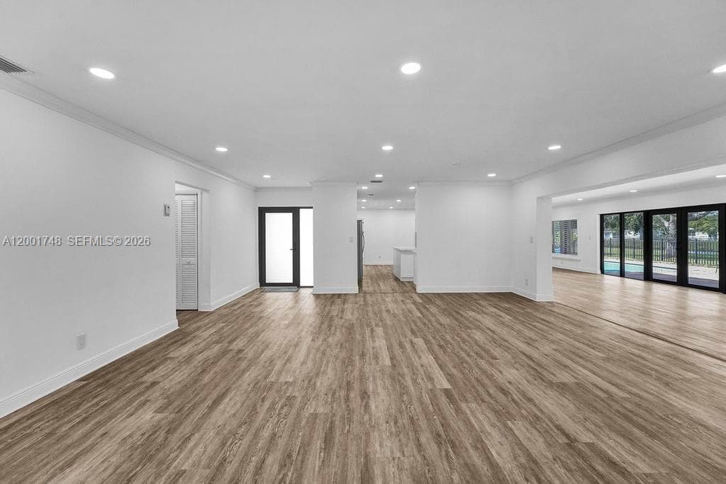 9261 85th St photo 3