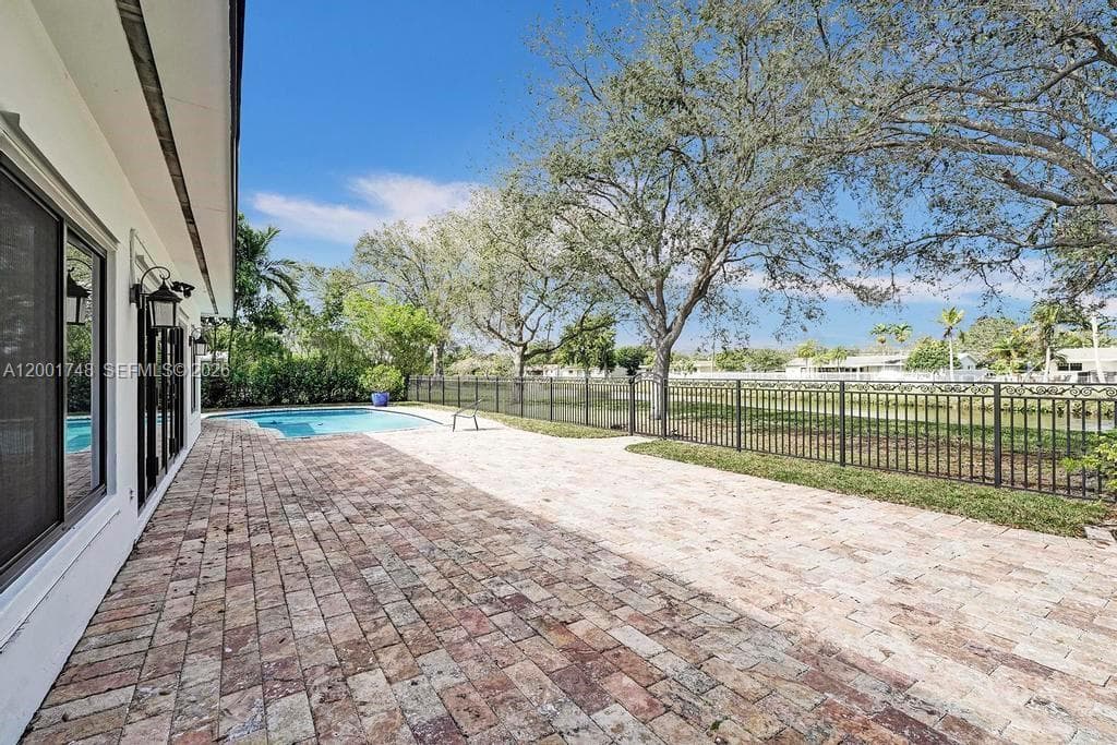 9261 85th St photo 5