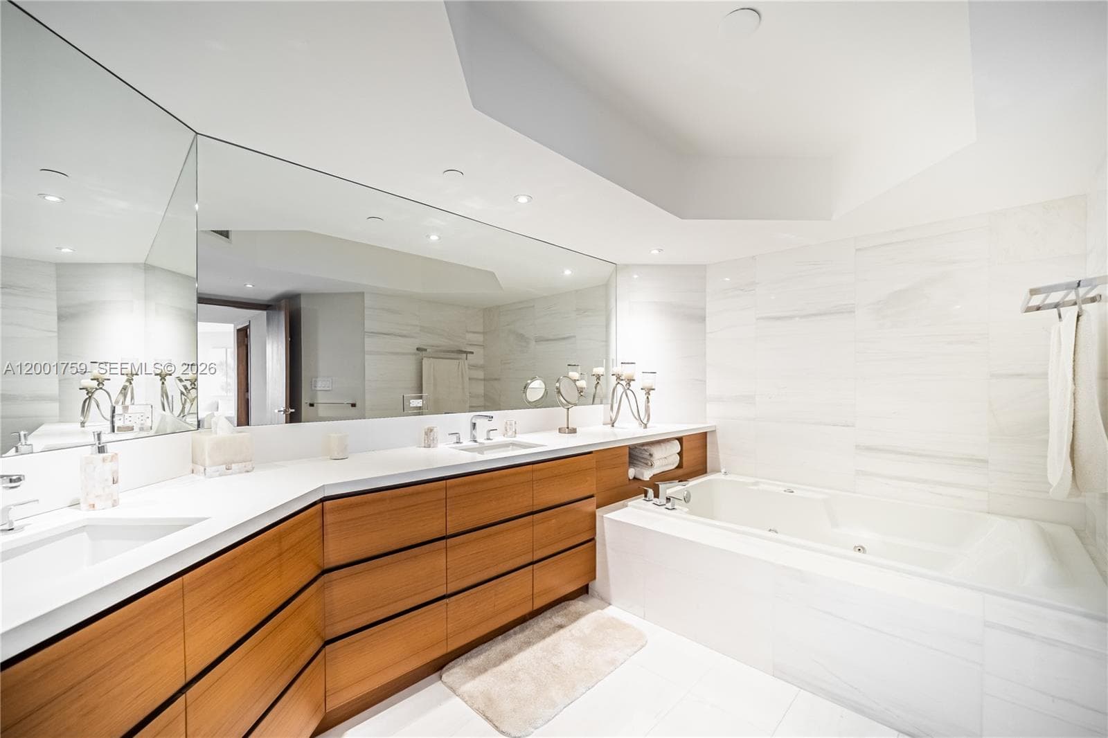 16485 Collins Ave 536 photo 14