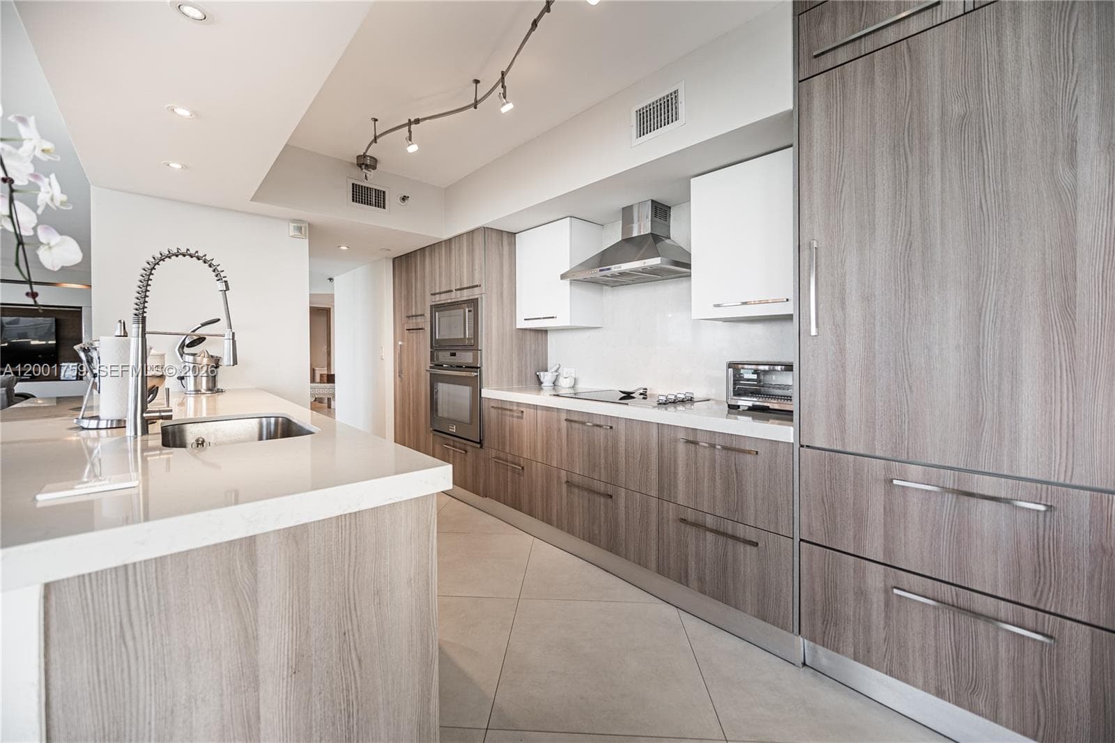 16485 Collins Ave 536 photo 8