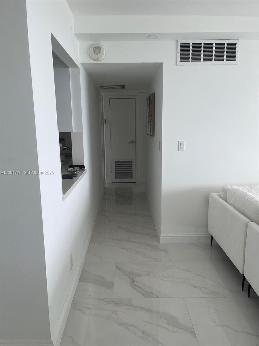 100 Bayview Dr 1006 photo 14