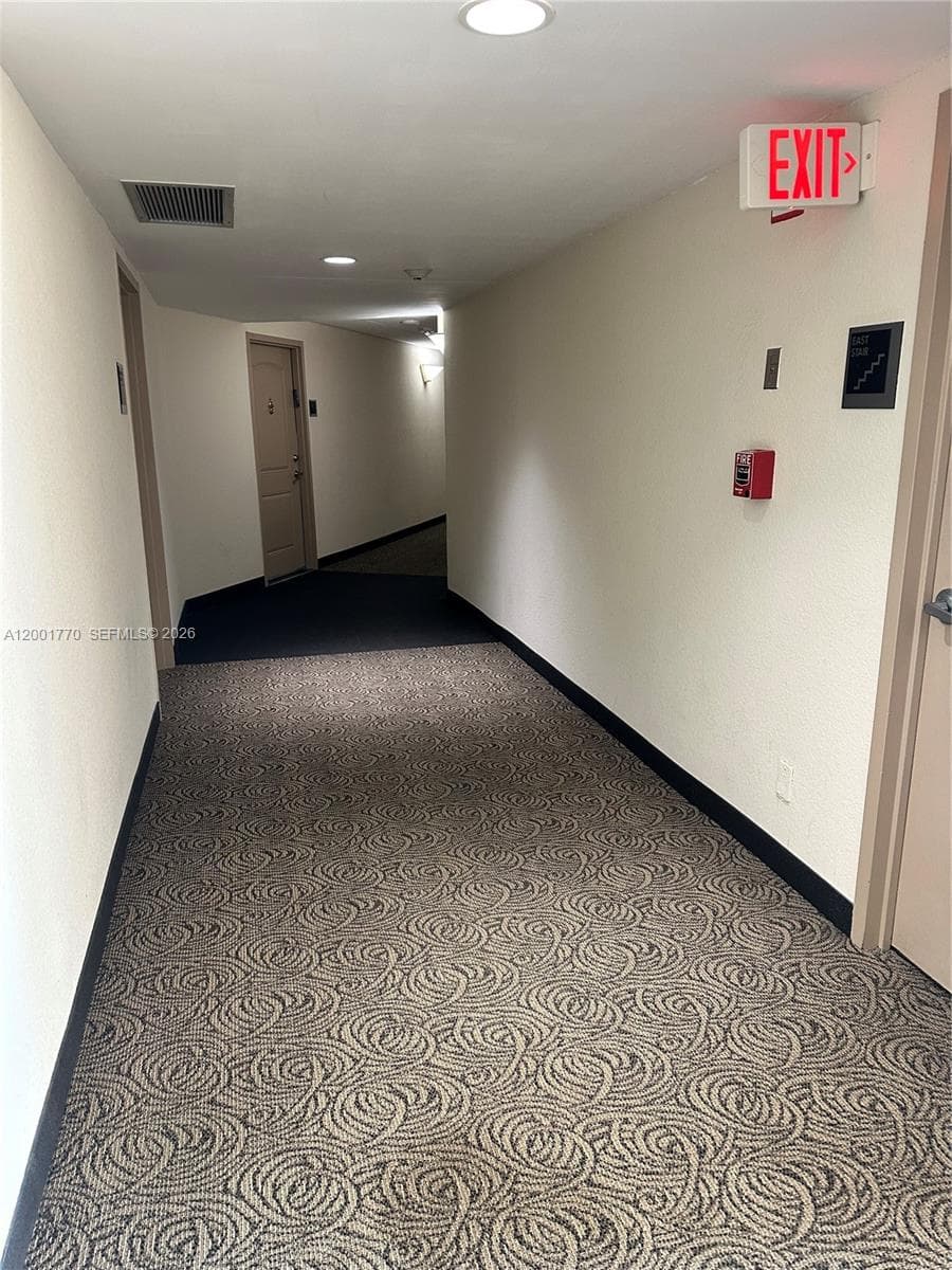 100 Bayview Dr 1006 photo 25