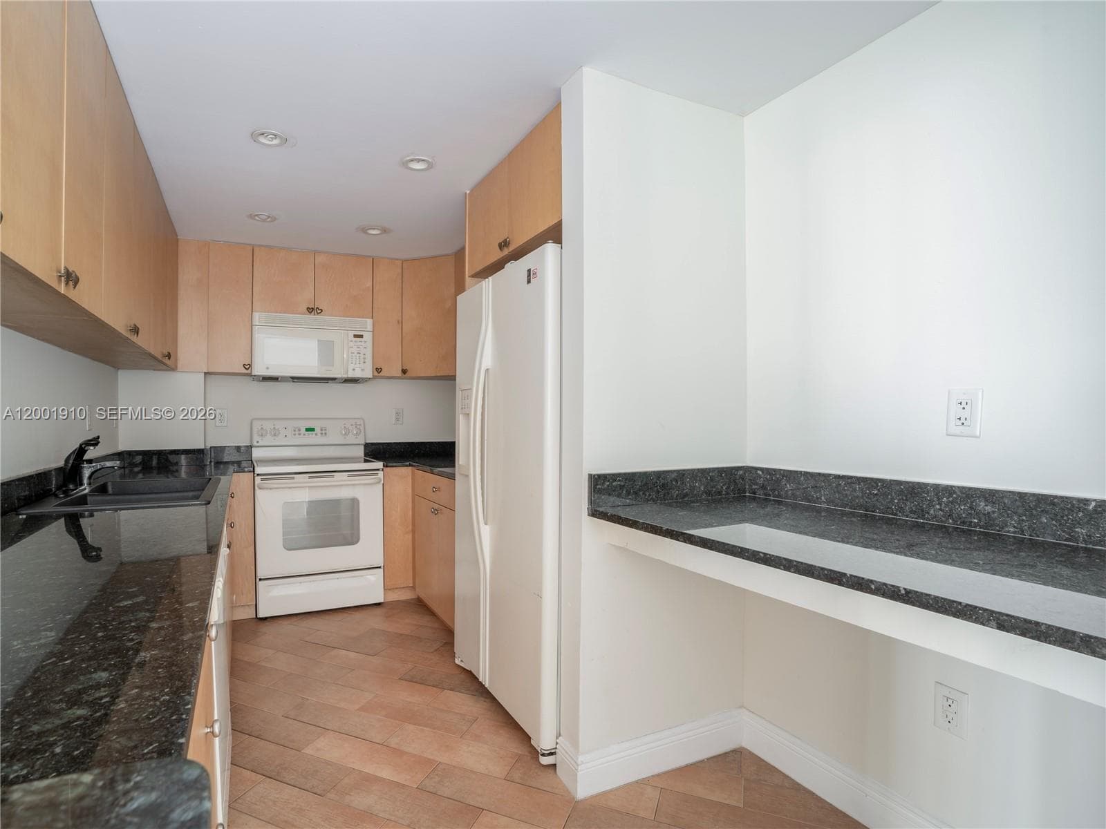 10350 BAY HARBOR DR 6L photo 5