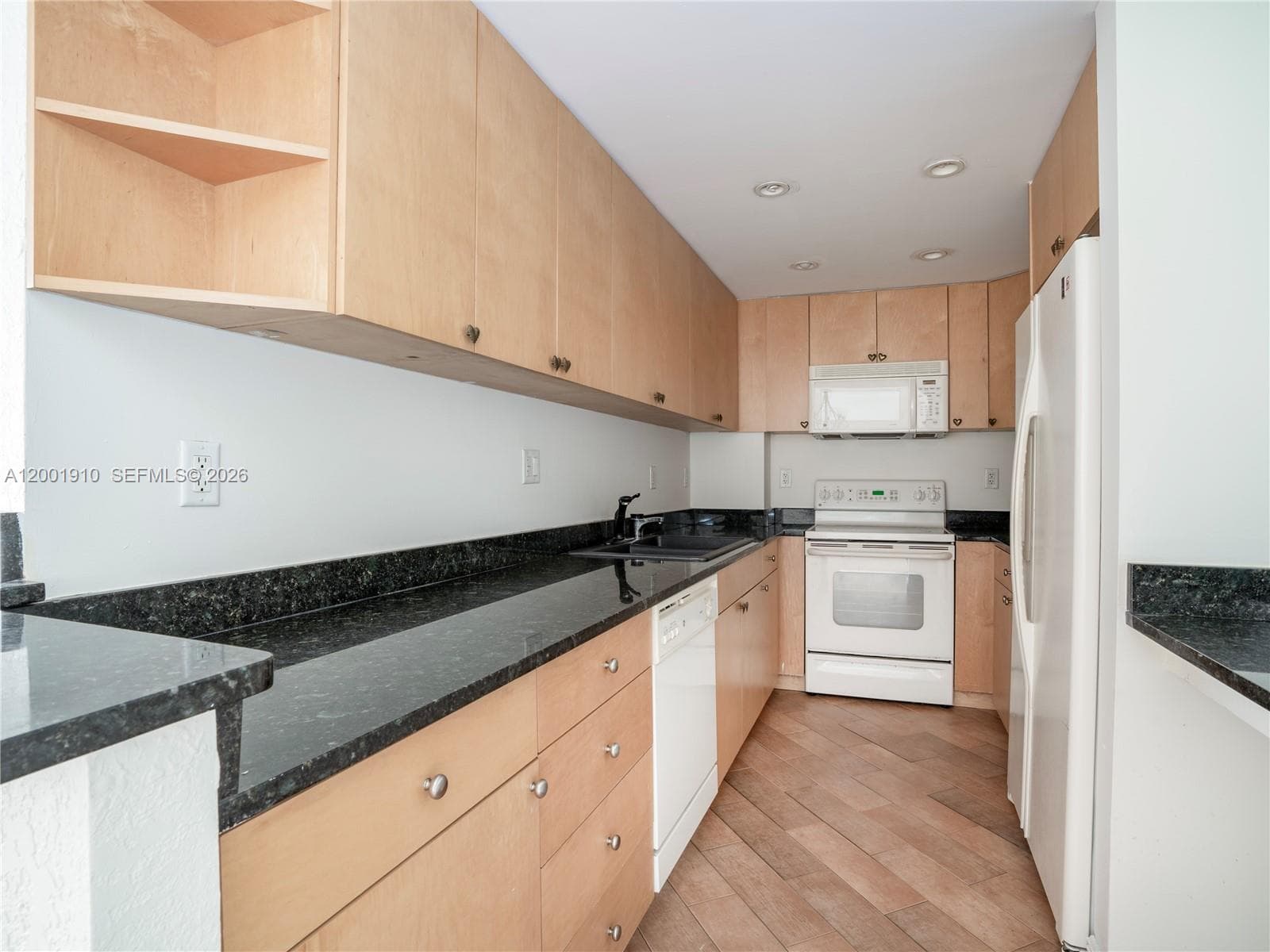 10350 BAY HARBOR DR 6L photo 4