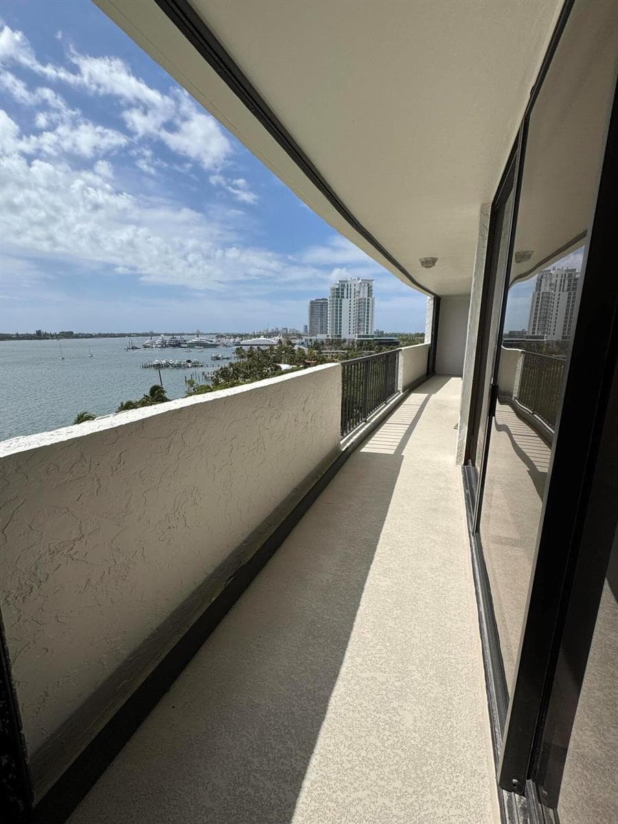 5200 N Flagler Drive 902 photo 23