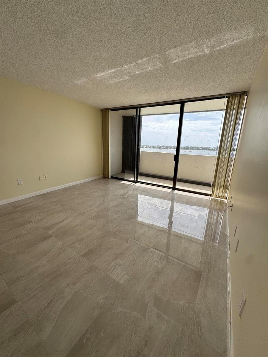 5200 N Flagler Drive 902 photo 13