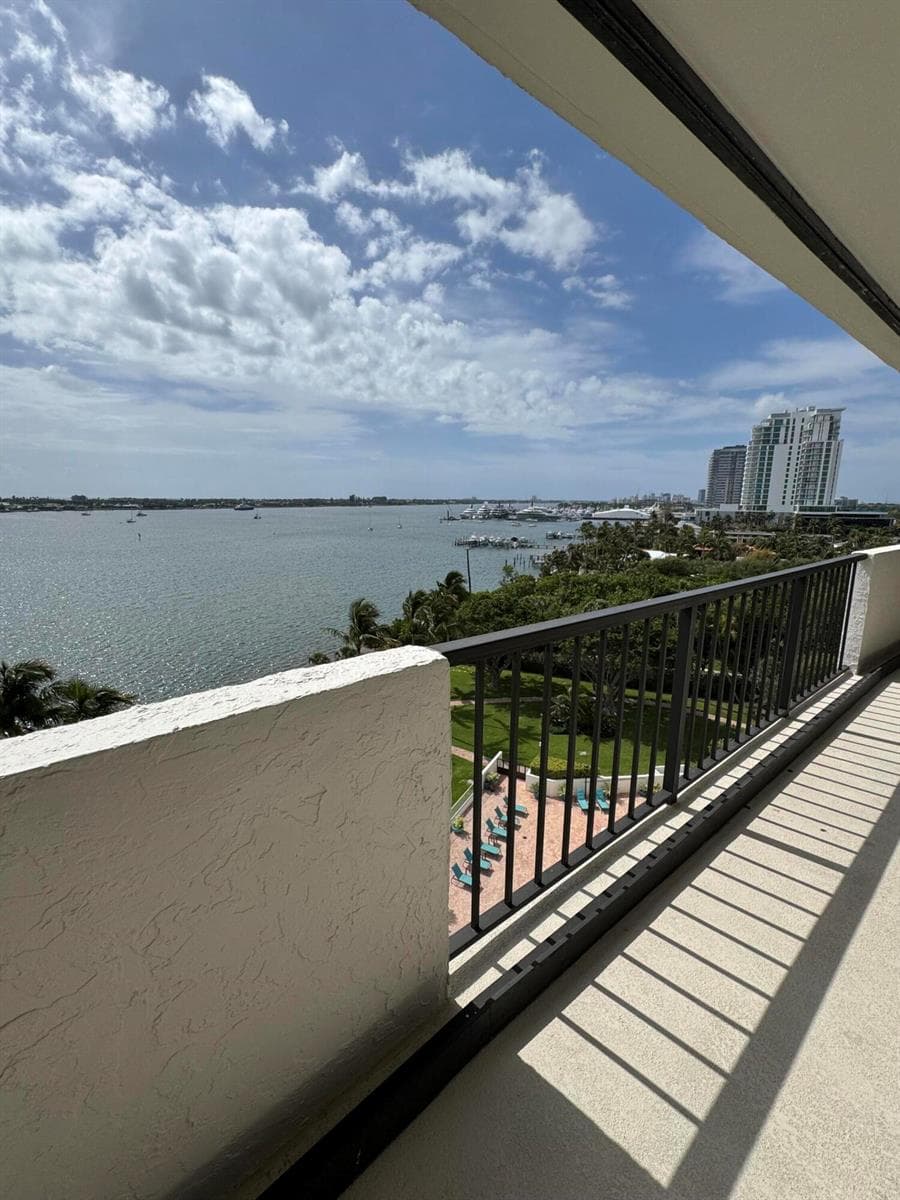 5200 N Flagler Drive 902 photo 22