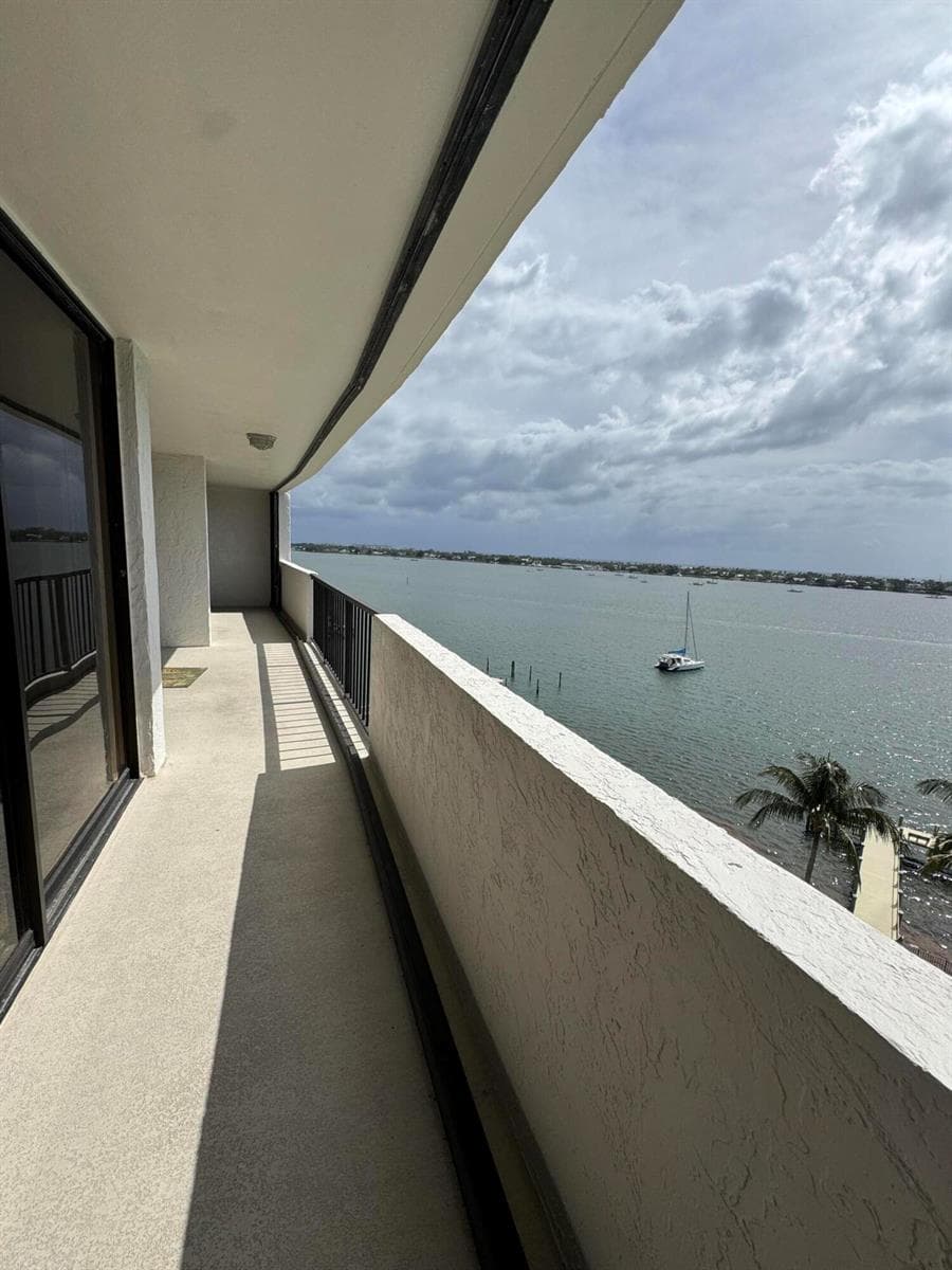 5200 N Flagler Drive 902 photo 24