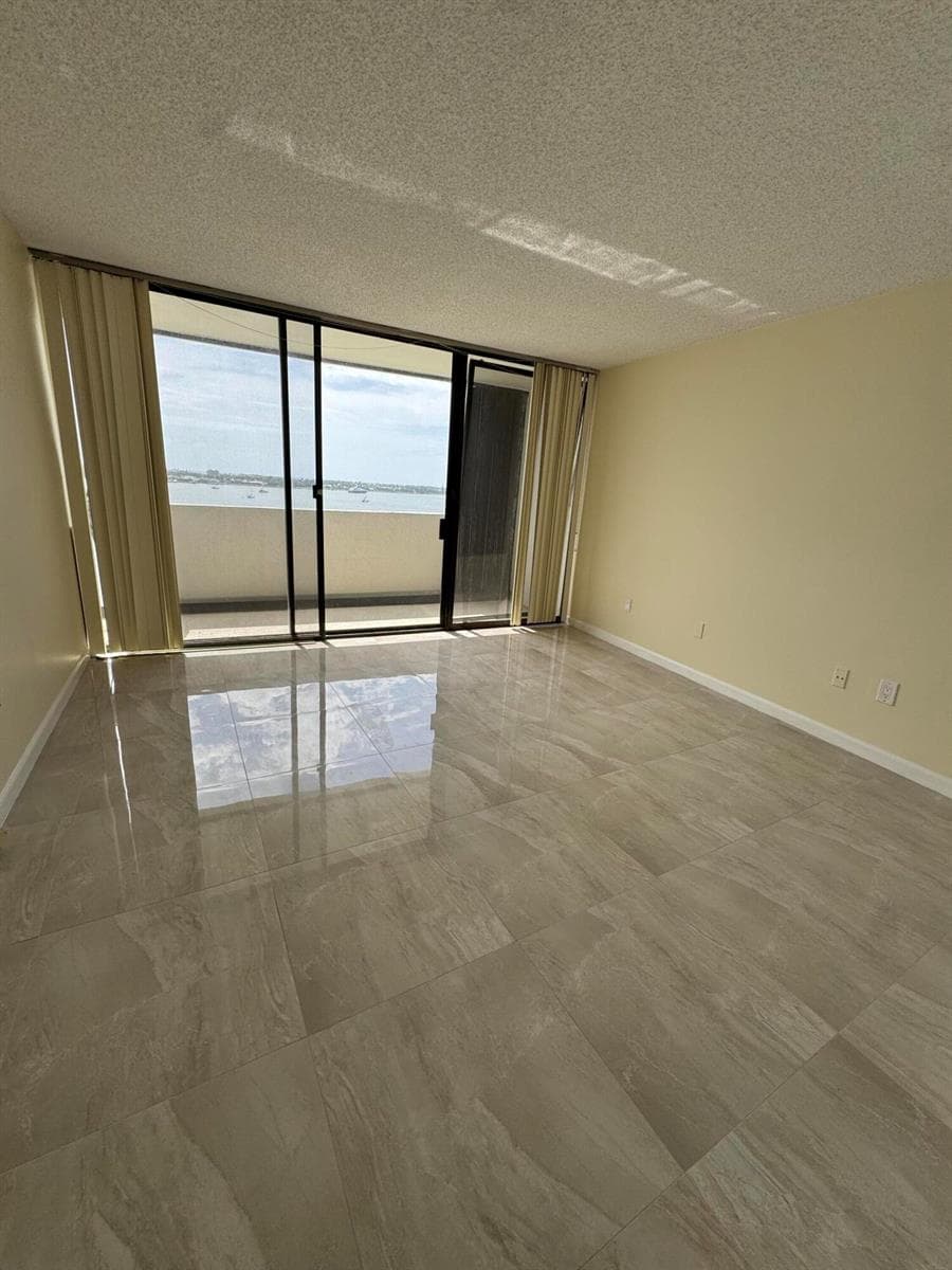 5200 N Flagler Drive 902 photo 18