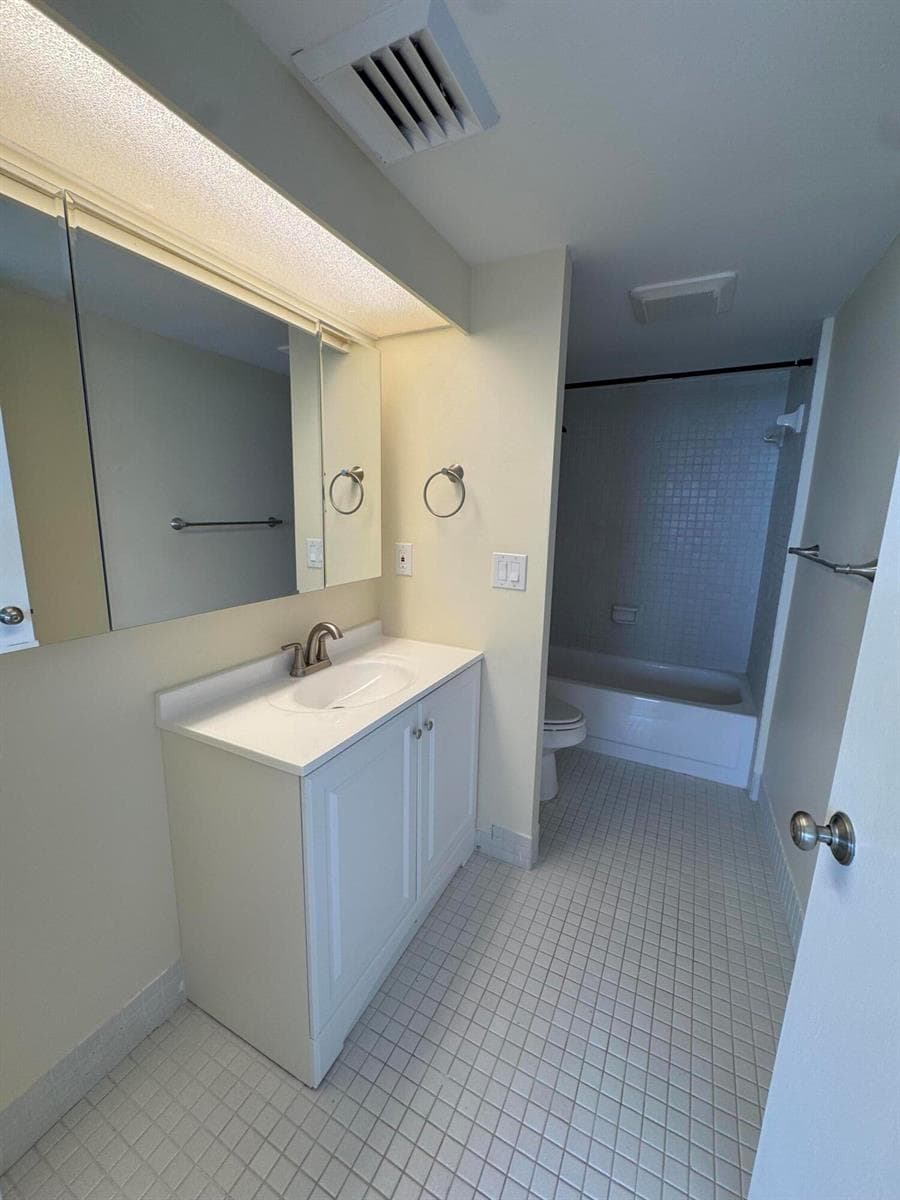5200 N Flagler Drive 902 photo 15