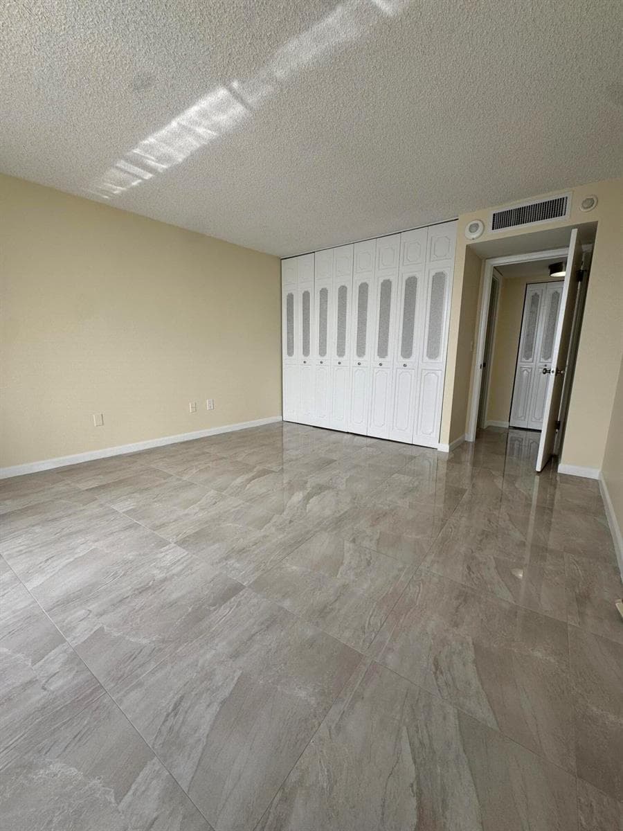 5200 N Flagler Drive 902 photo 19