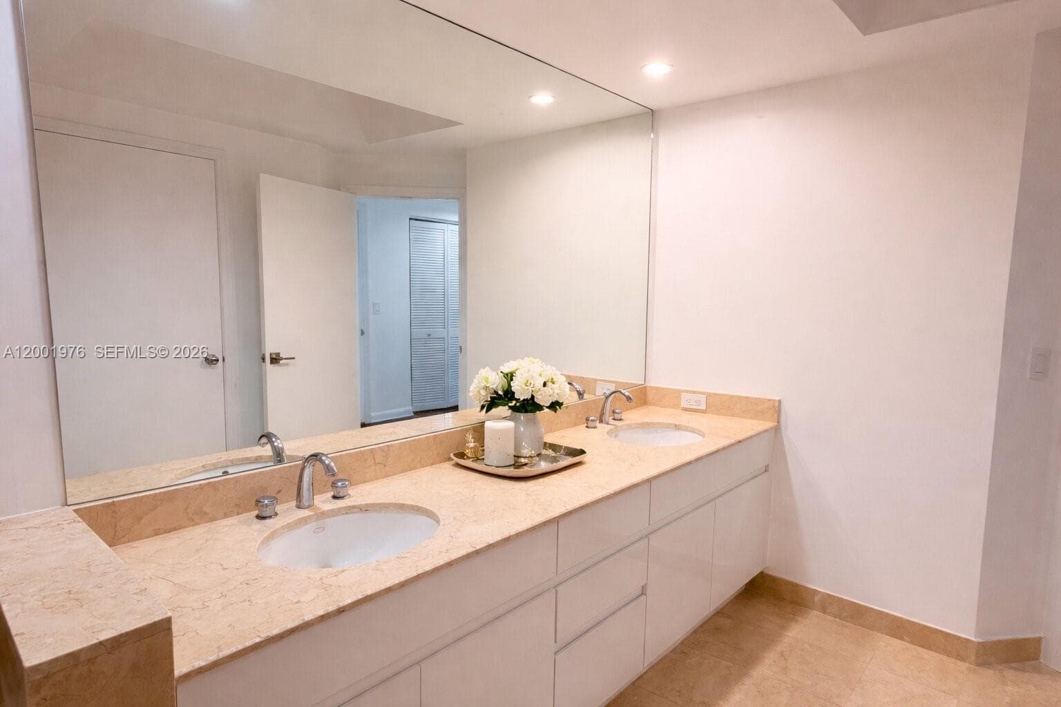 848 Brickell Key Dr 905 photo 12