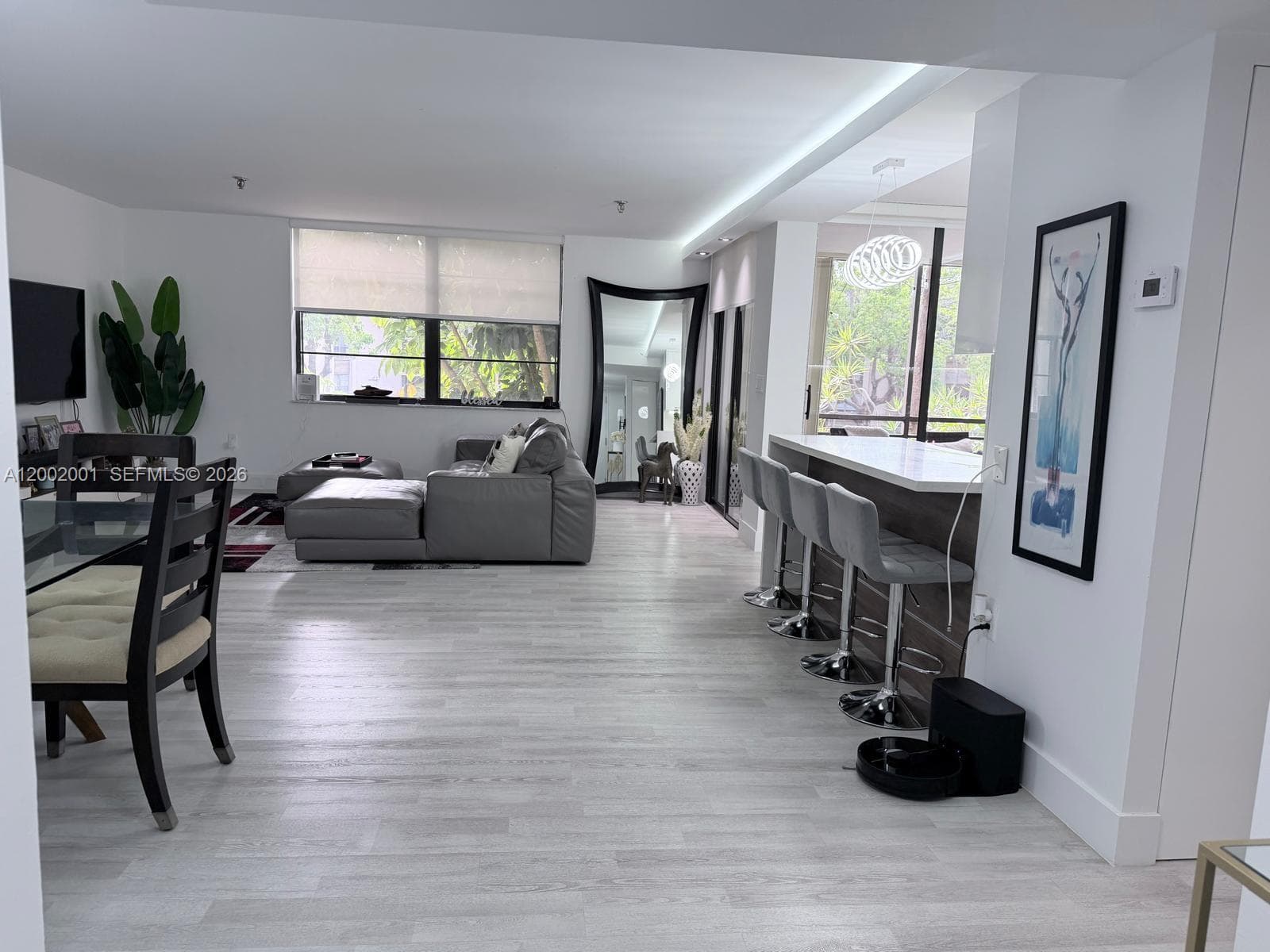 671 195th St 208E photo 2