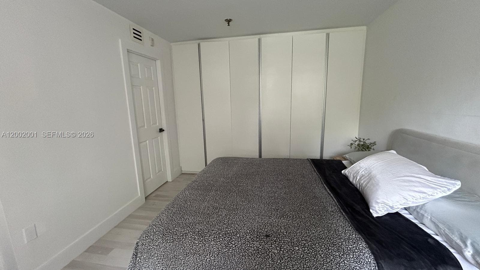 671 195th St 208E photo 13