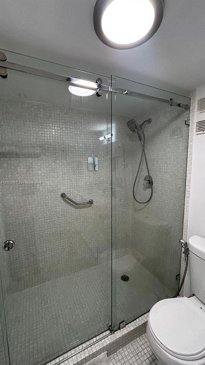 671 195th St 208E photo 16