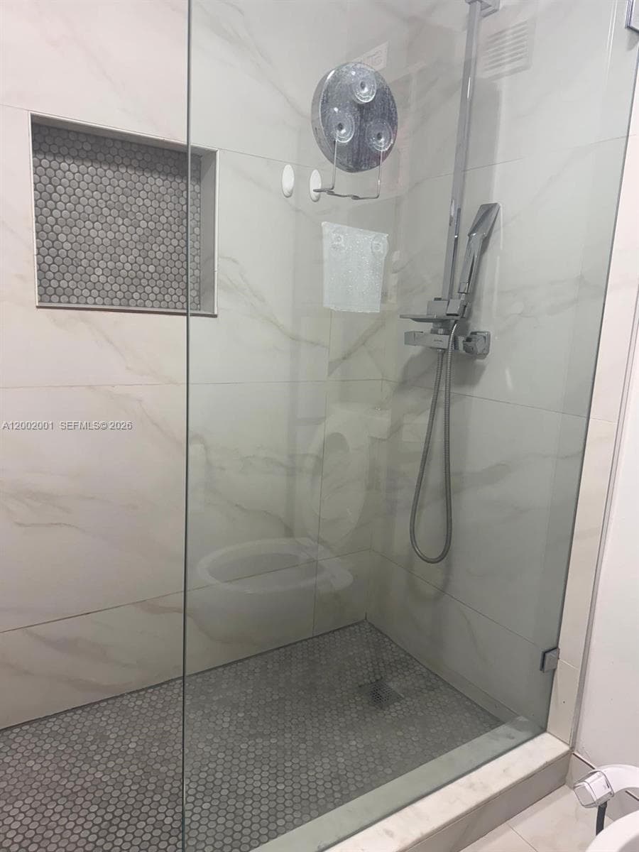 671 195th St 208E photo 12