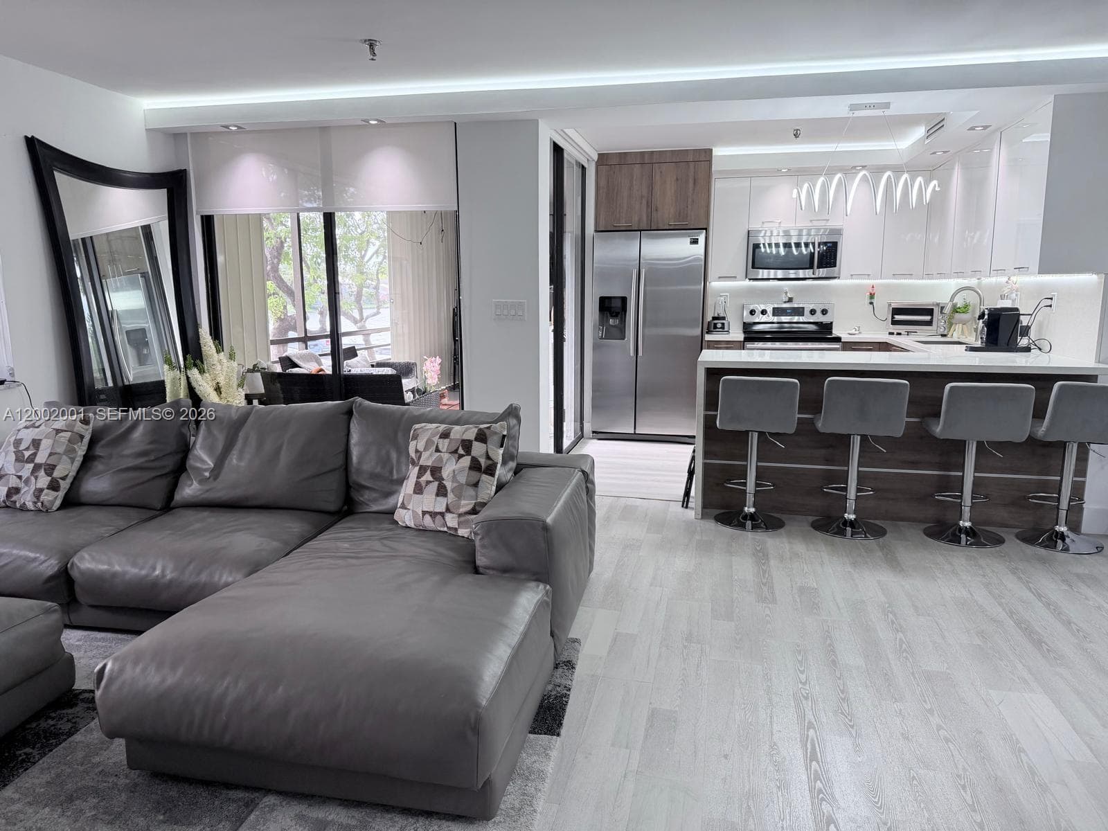 671 195th St 208E photo 1