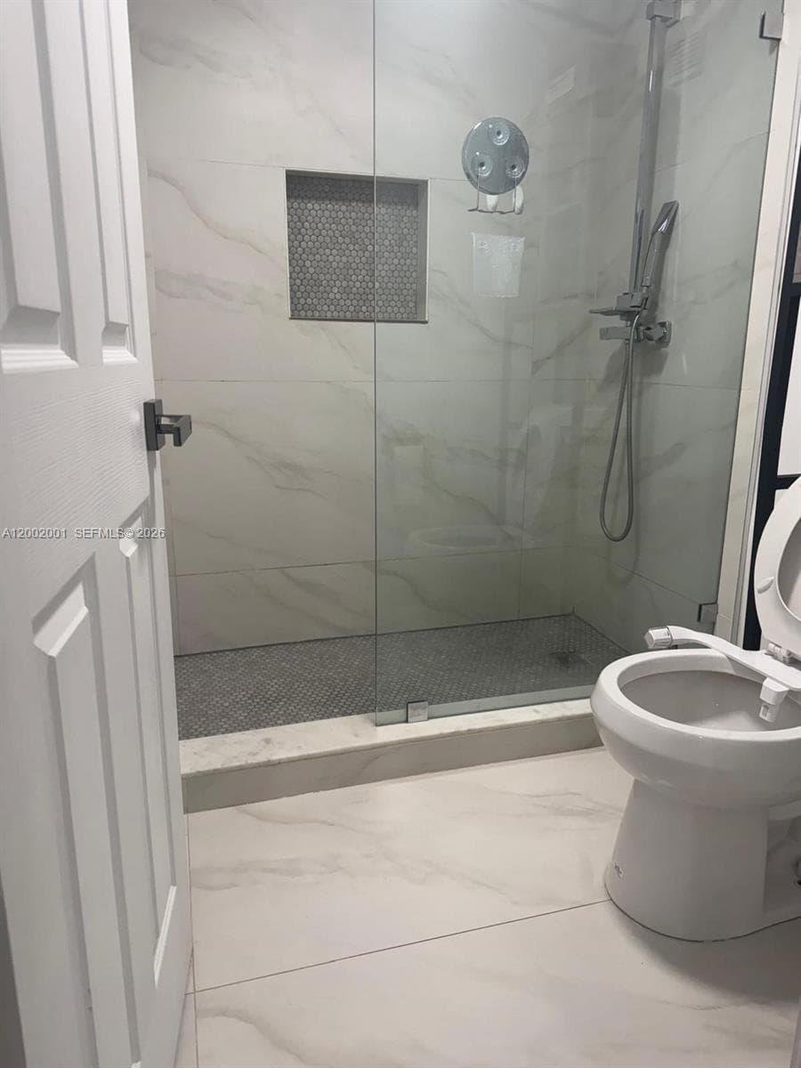 671 195th St 208E photo 11