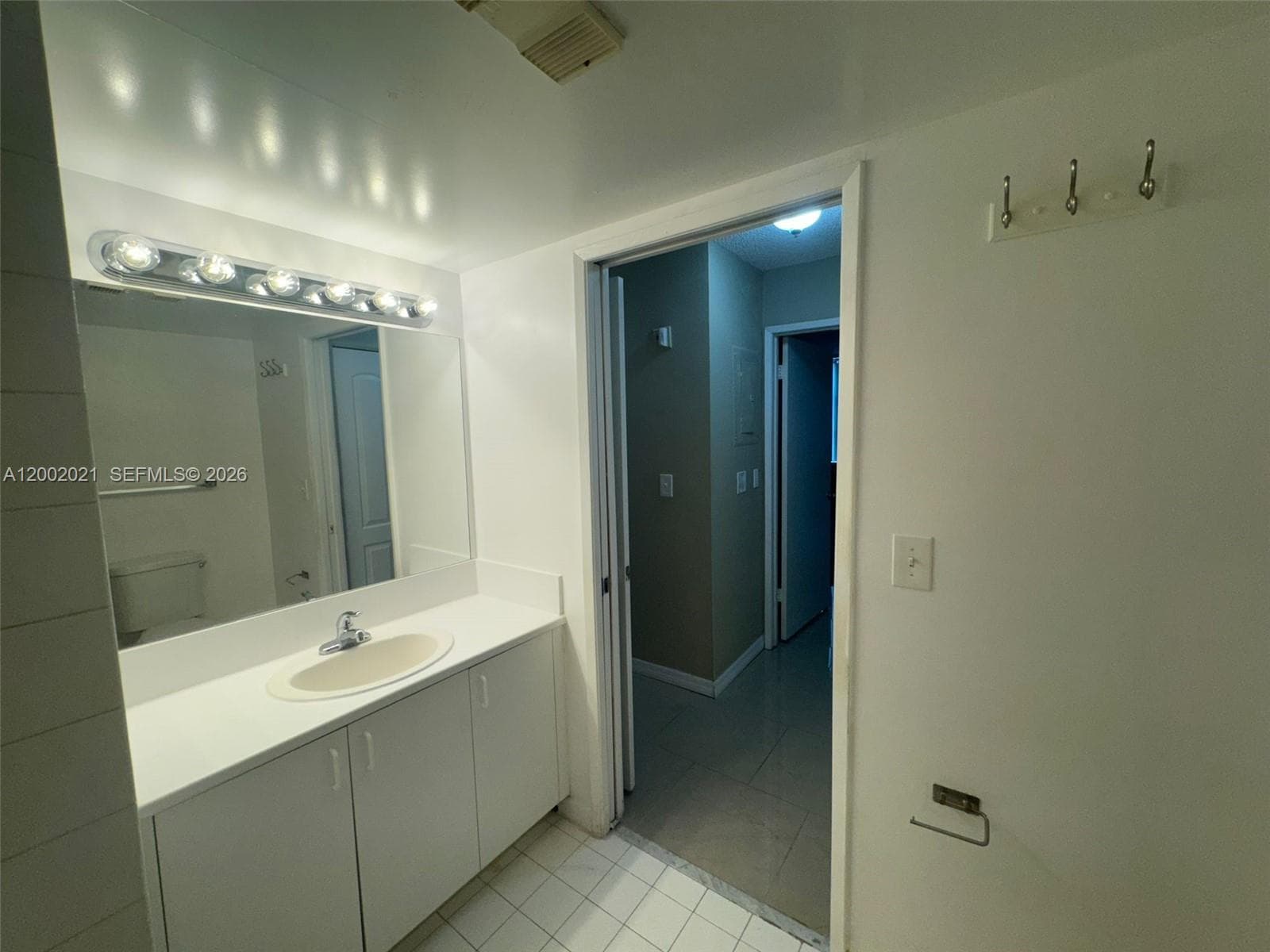 111 Yacht Club Way 107 photo 23