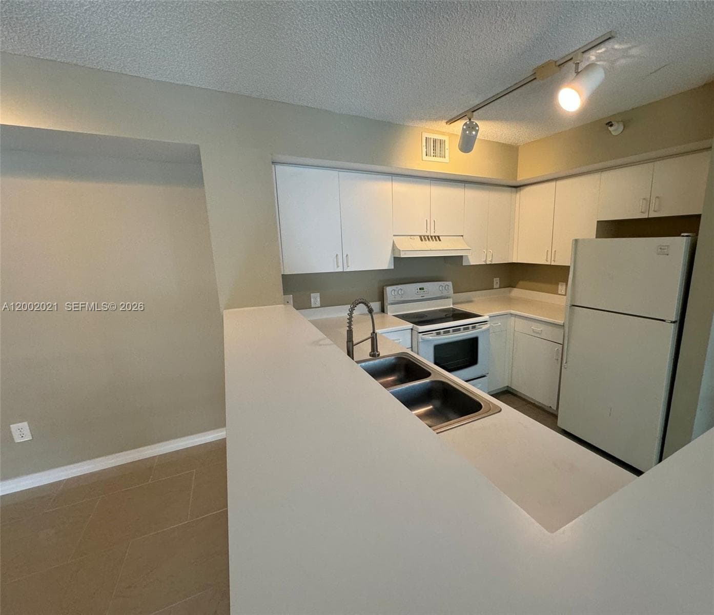 111 Yacht Club Way 107 photo 18