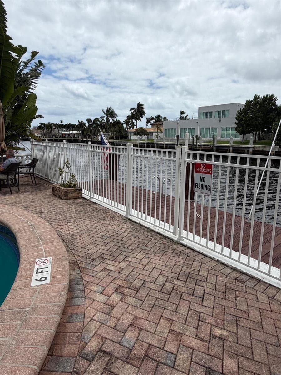 1100 Pine Drive 102 photo 23