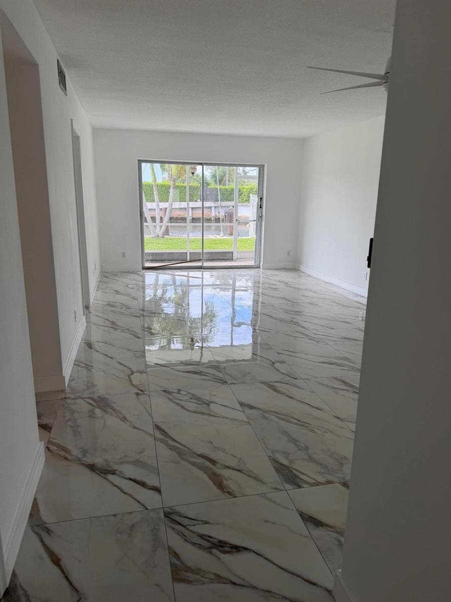 1100 Pine Drive 102 photo 2