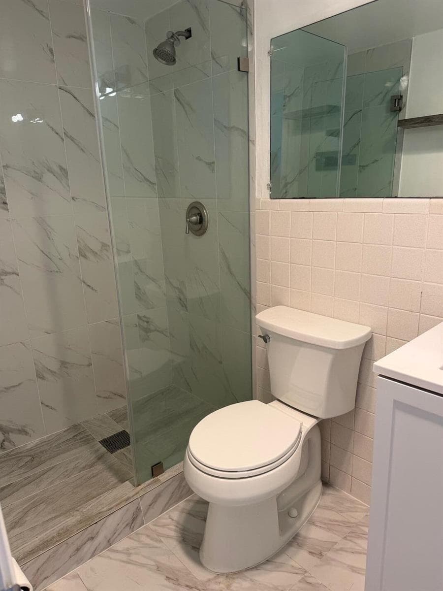 1100 Pine Drive 102 photo 15