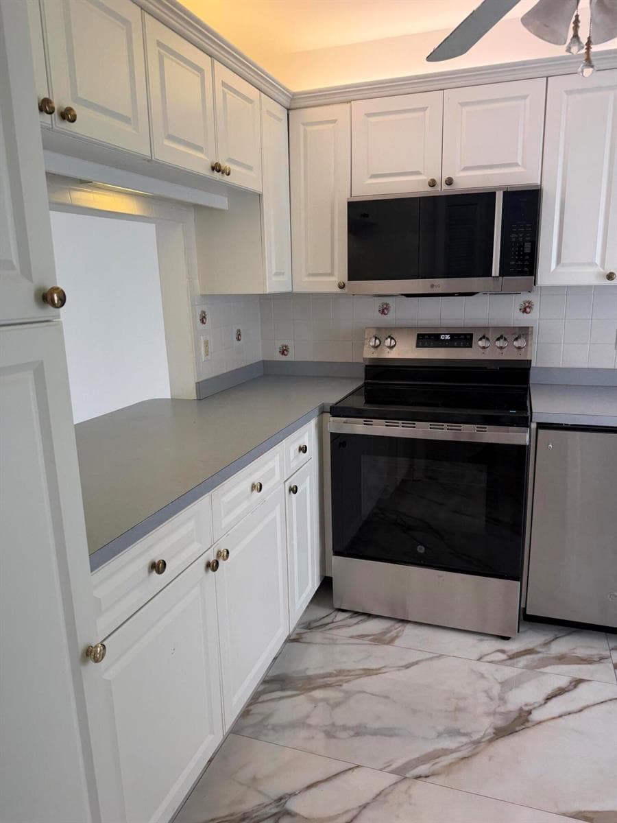1100 Pine Drive 102 photo 8