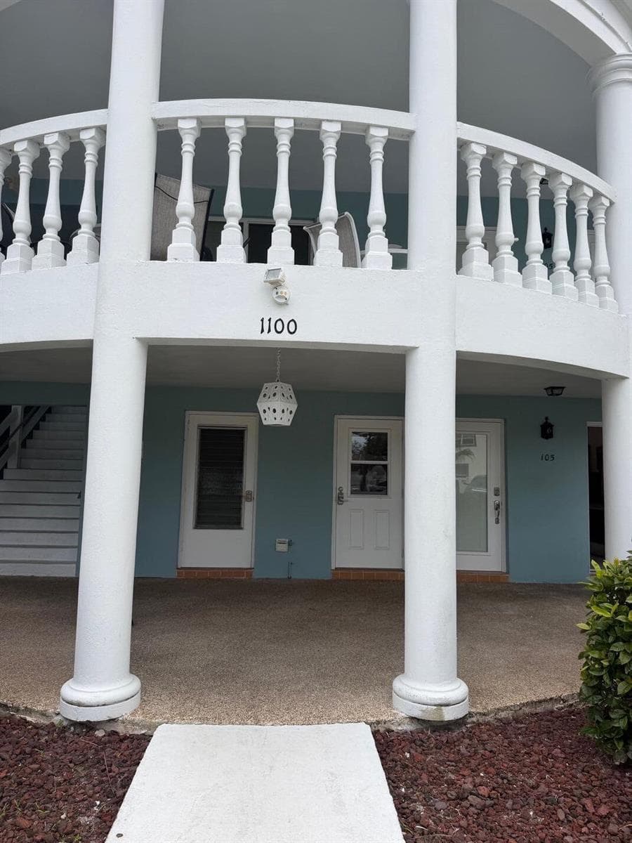 1100 Pine Drive 102 photo 25