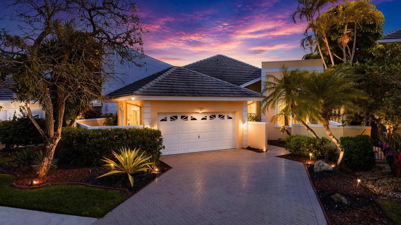 7780 Travelers Tree Drive photo 2