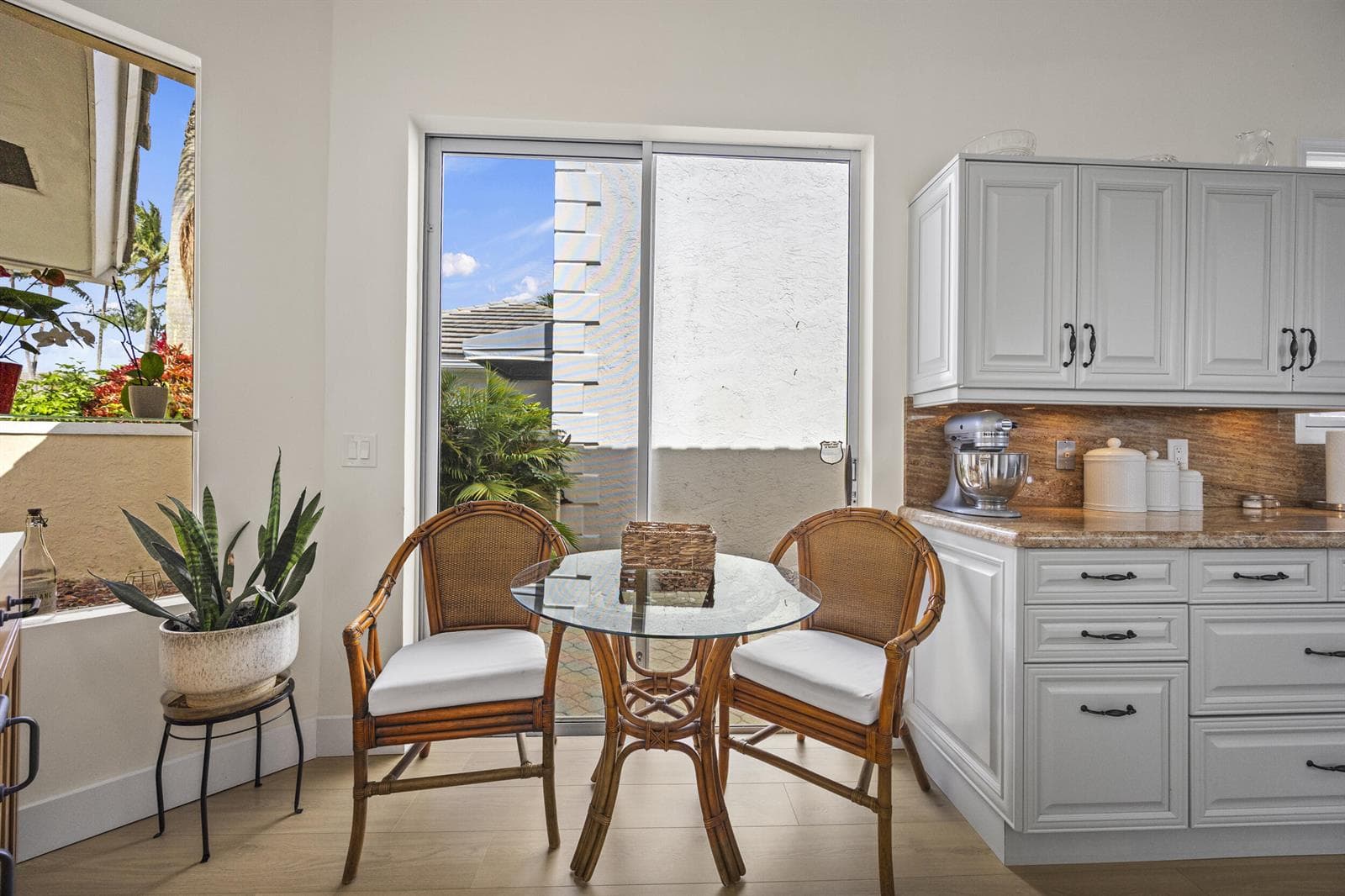 7780 Travelers Tree Drive photo 9