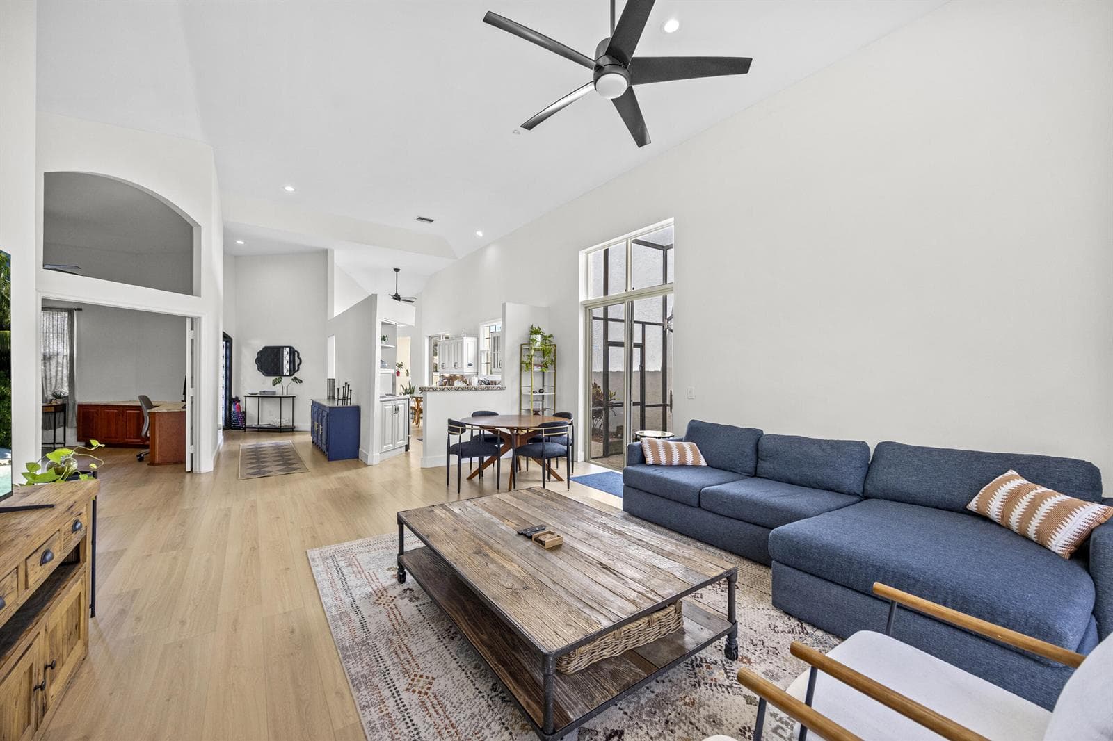 7780 Travelers Tree Drive photo 18