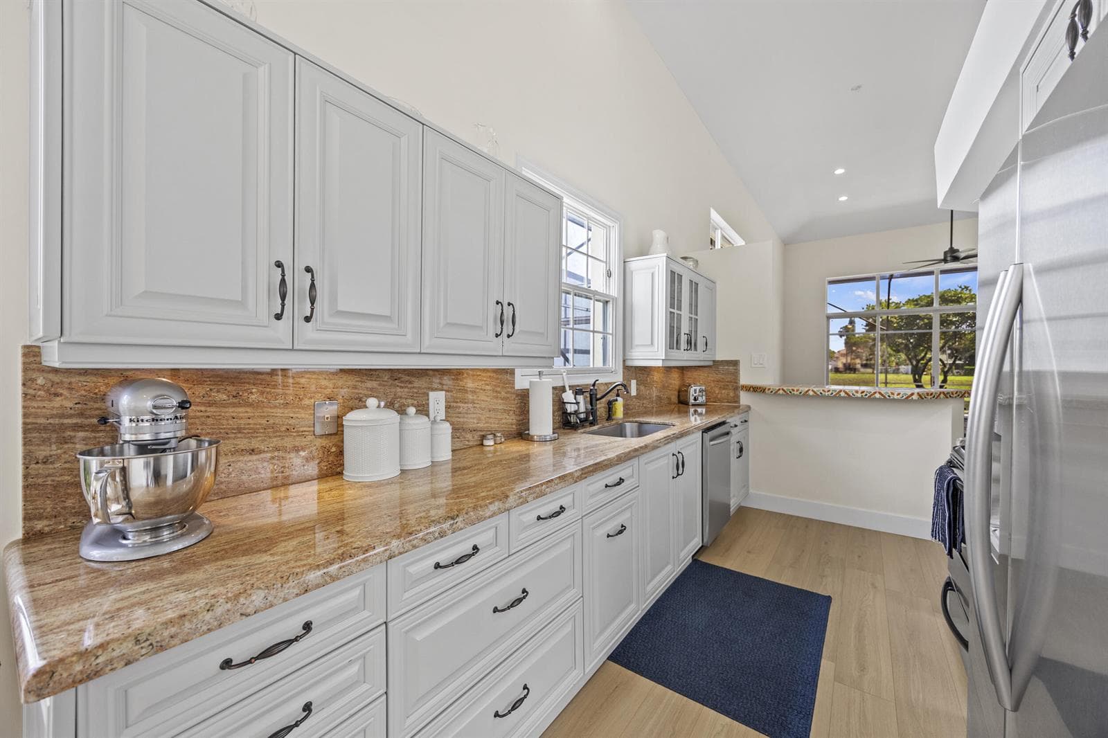 7780 Travelers Tree Drive photo 11