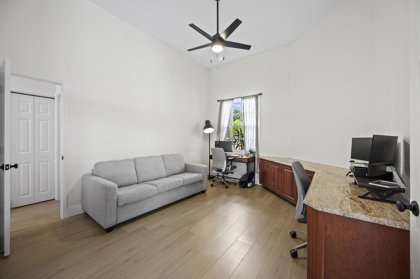 7780 Travelers Tree Drive photo 21